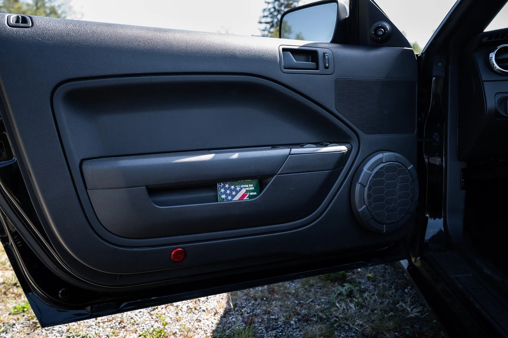 Interior image of 2006 Ford Mustang Convertible (9)