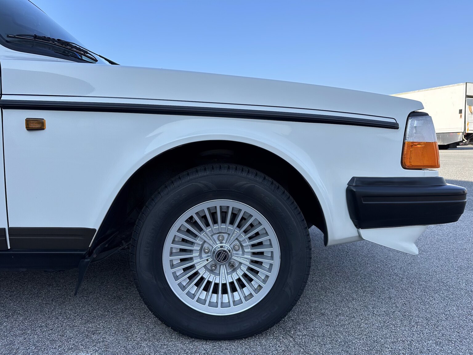 Exterior image of 1991 Volvo 240 GLT
