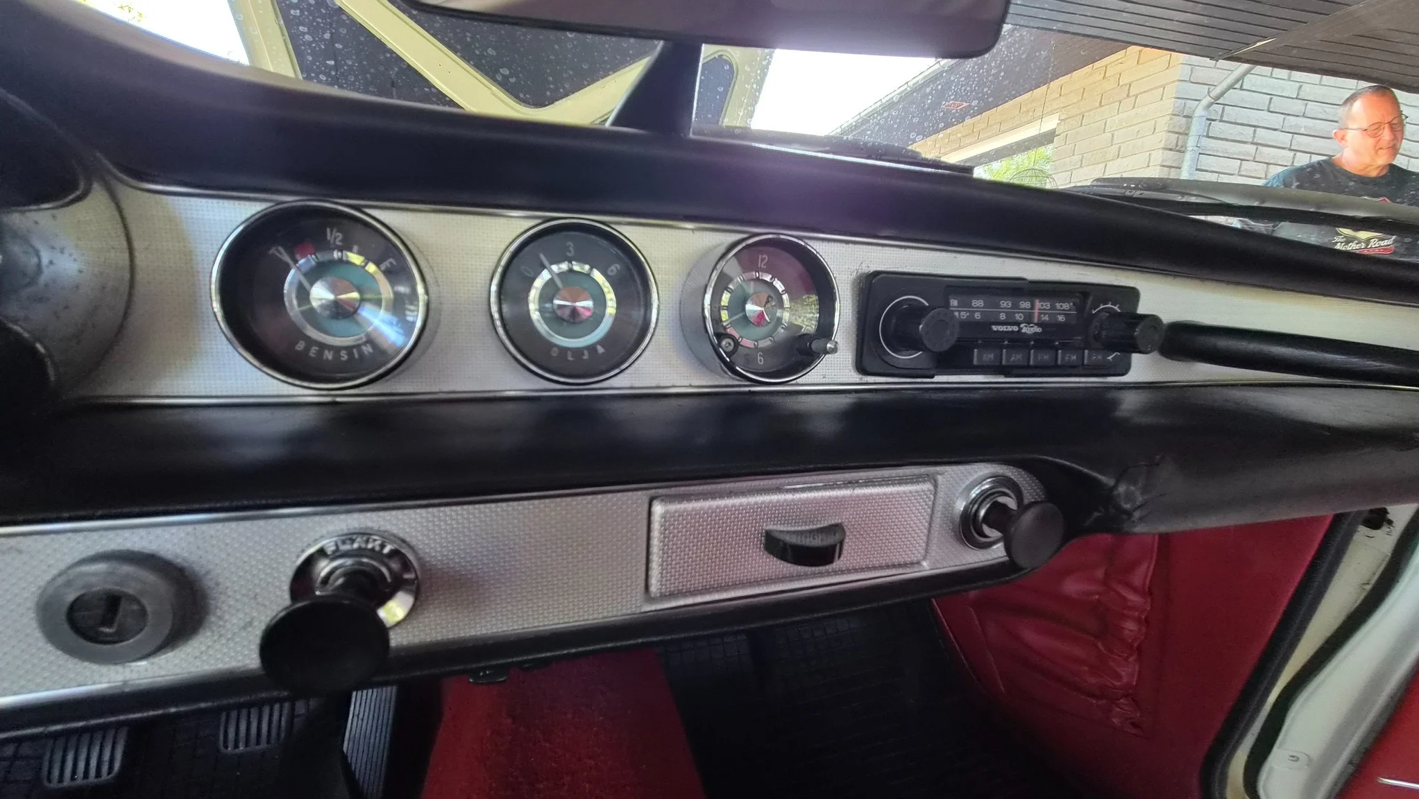 Innenraumfoto von 1966 Volvo P 1800S (8)