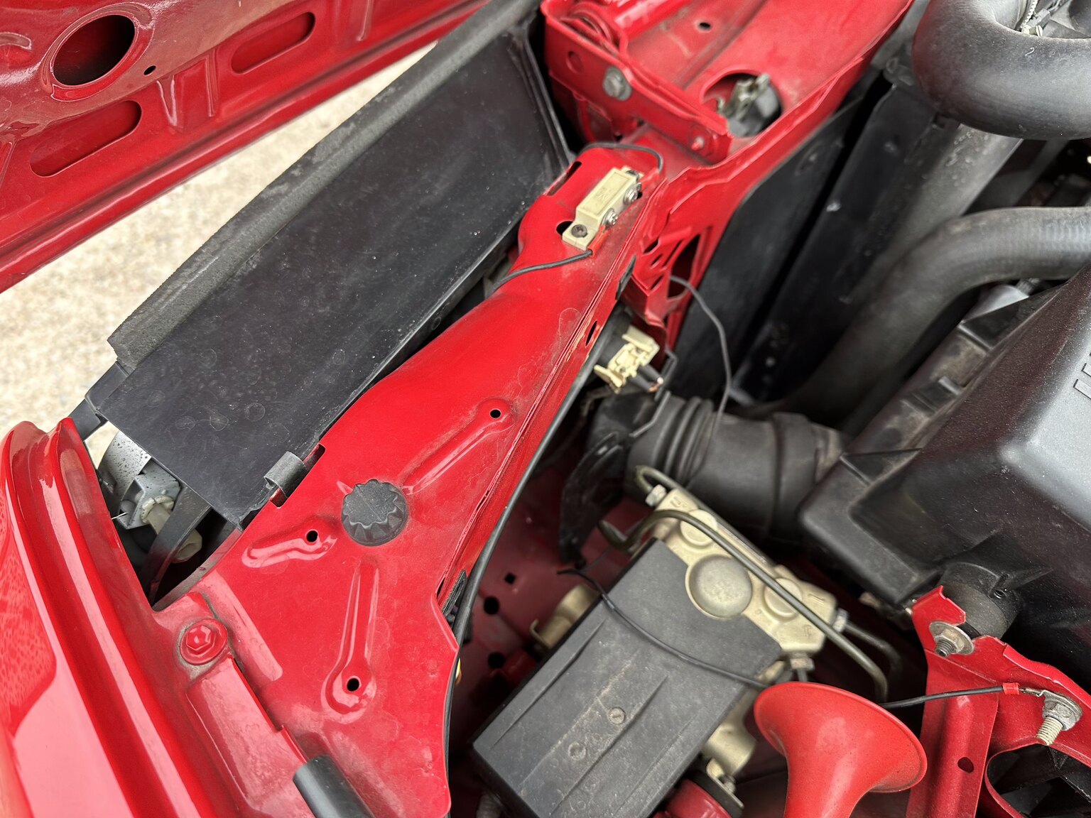 Image of 1987 BMW 325i Convertible (12) mechanics