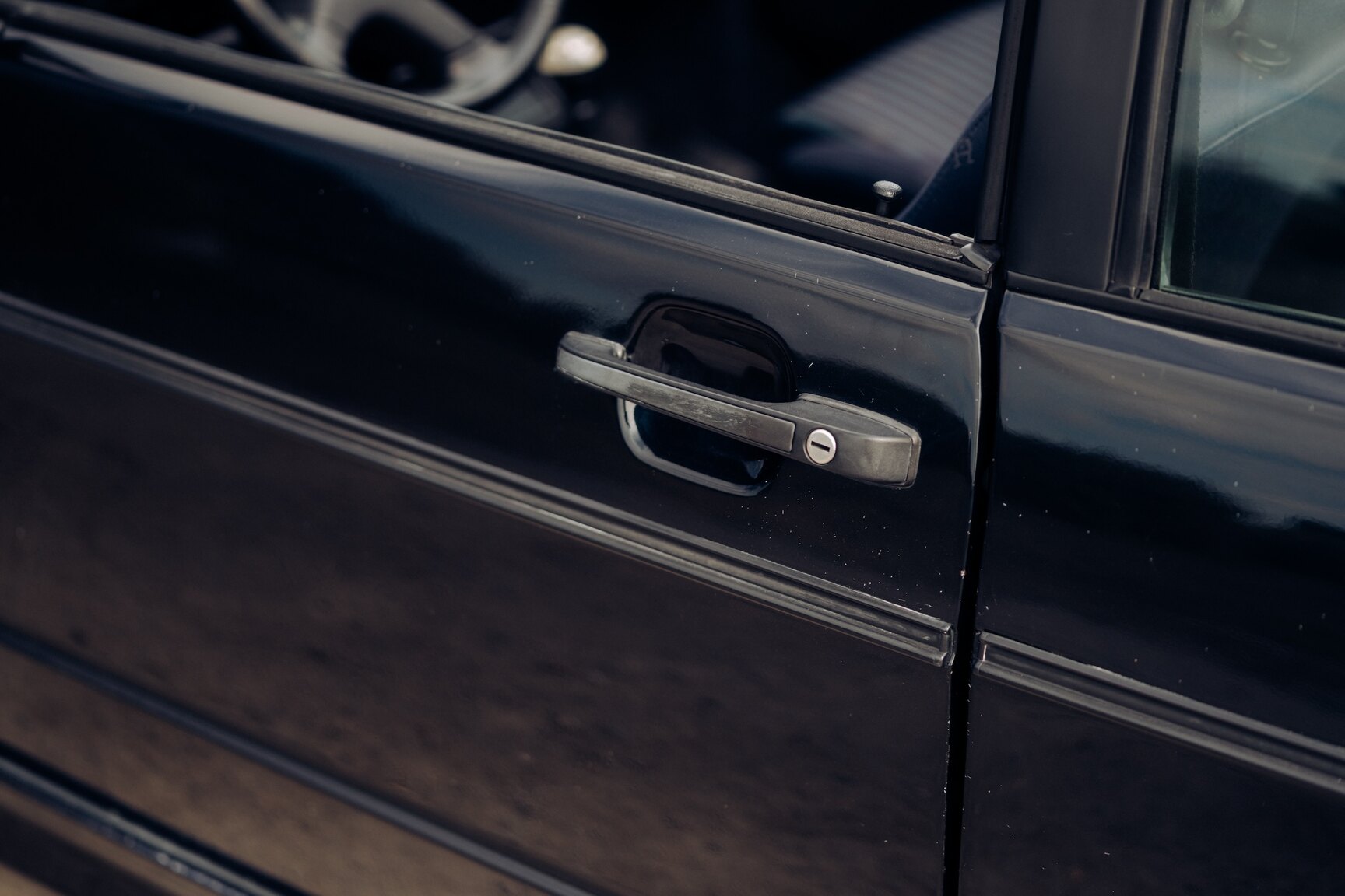 Exterior image of 1991 VW Golf Cabriolet "Etienne Aigner Edition"