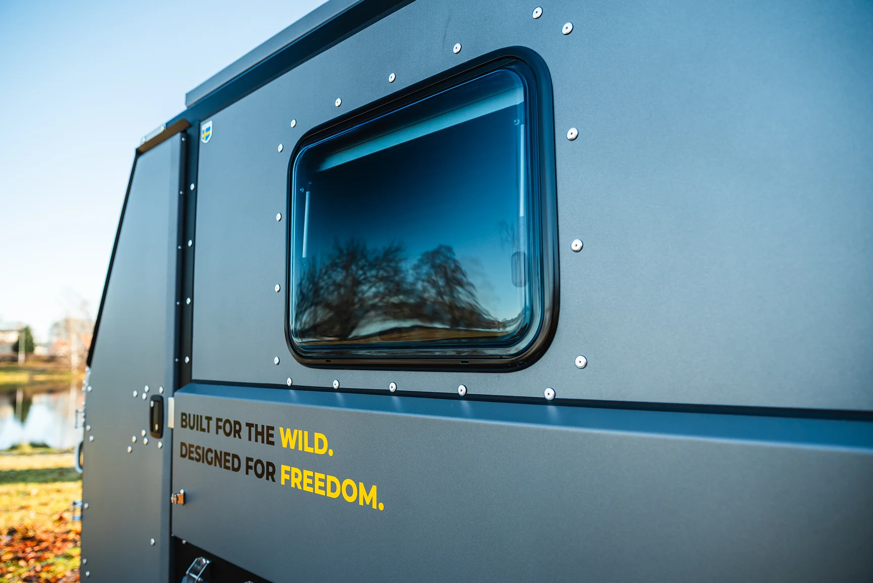 Exterior image of 2025 Northea Trailer Expedition Crawler 458i Offgrid-Camper (49)