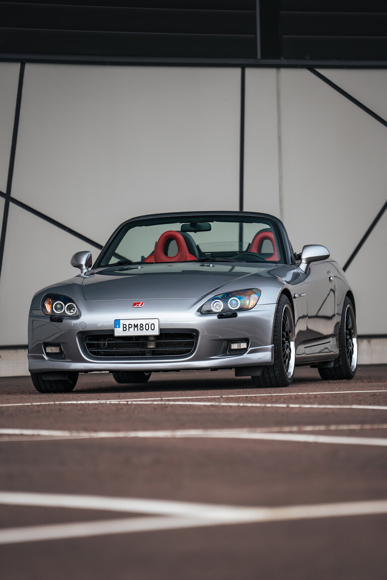 Exterior image of 2000 Honda S2000 AP1