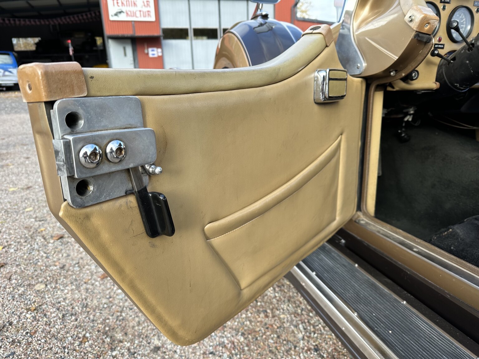 Innenraumfoto von 1975 Excalibur Phaeton series III  (20)