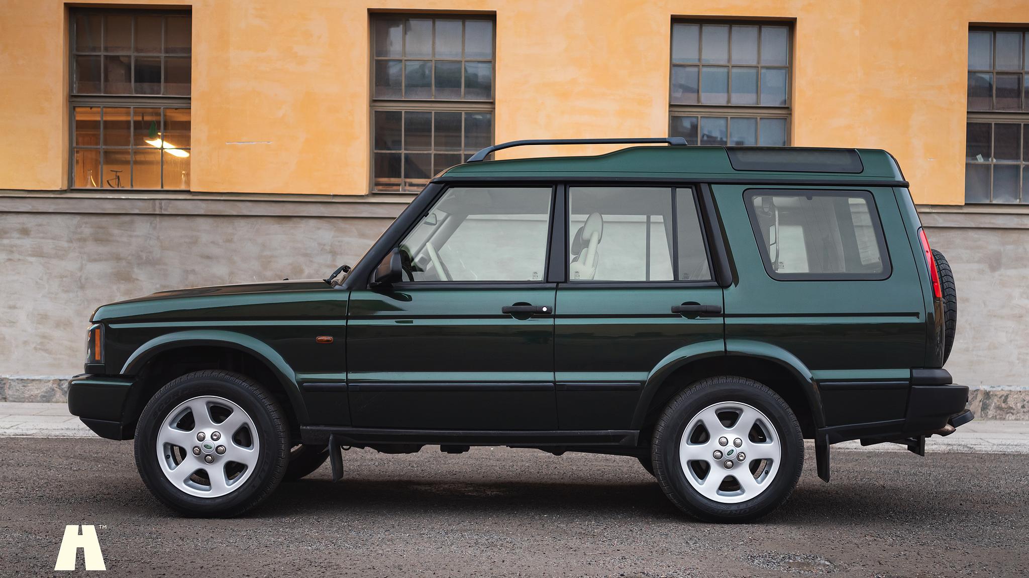 Exterior image of 2003 Land Rover Discovery II, 2003