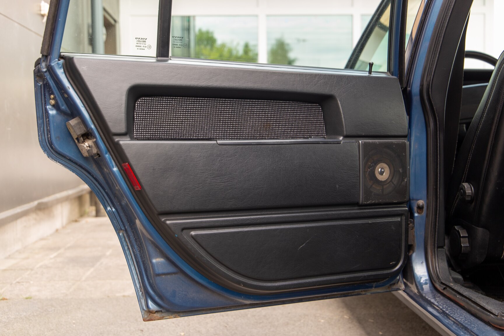 Interior image of 1990 Volvo 745 Turbo (14)