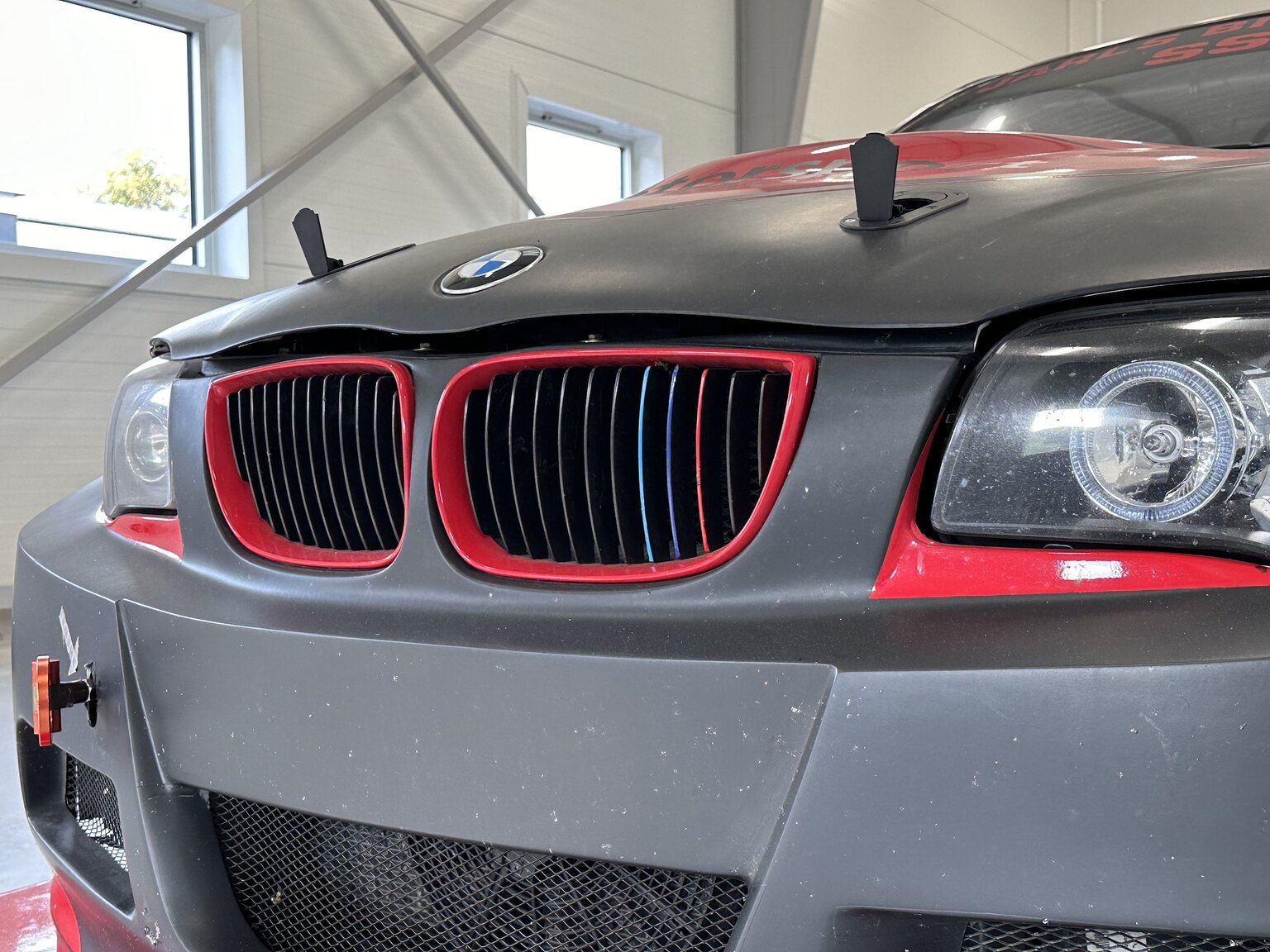 Exteriörbild på 2012 BMW M140 Race Car