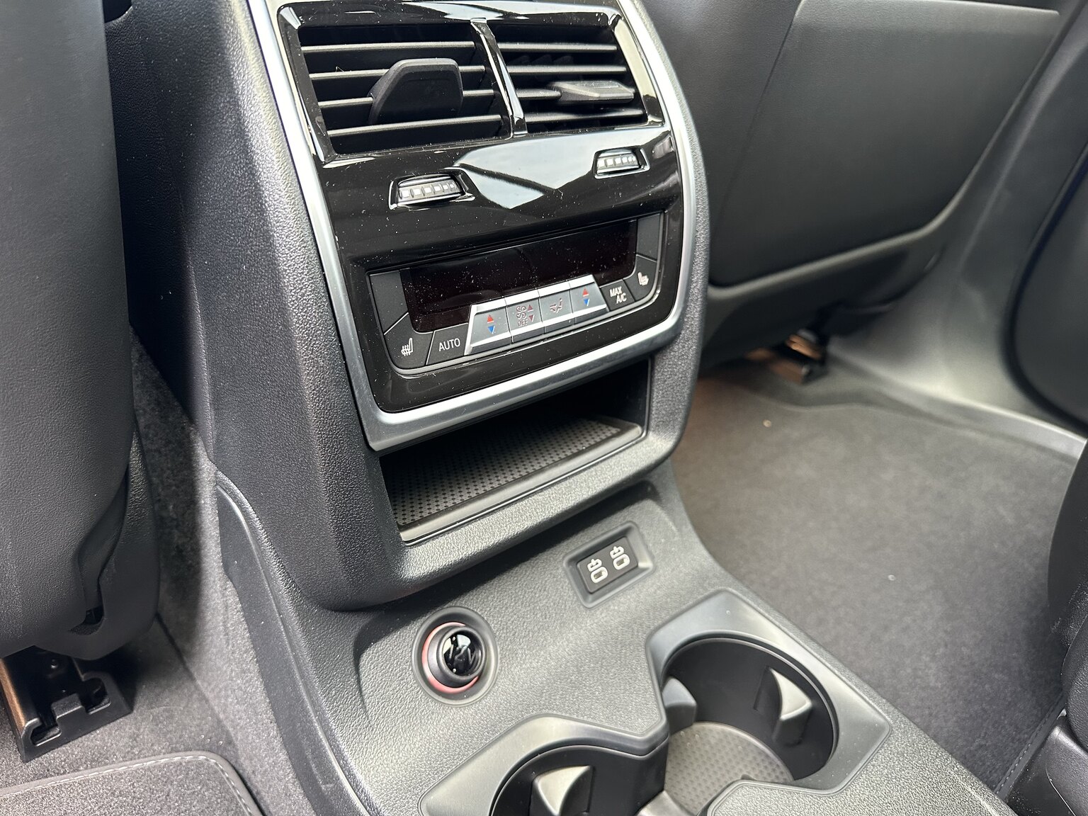 Interior image of 2022 ALPINA XB7