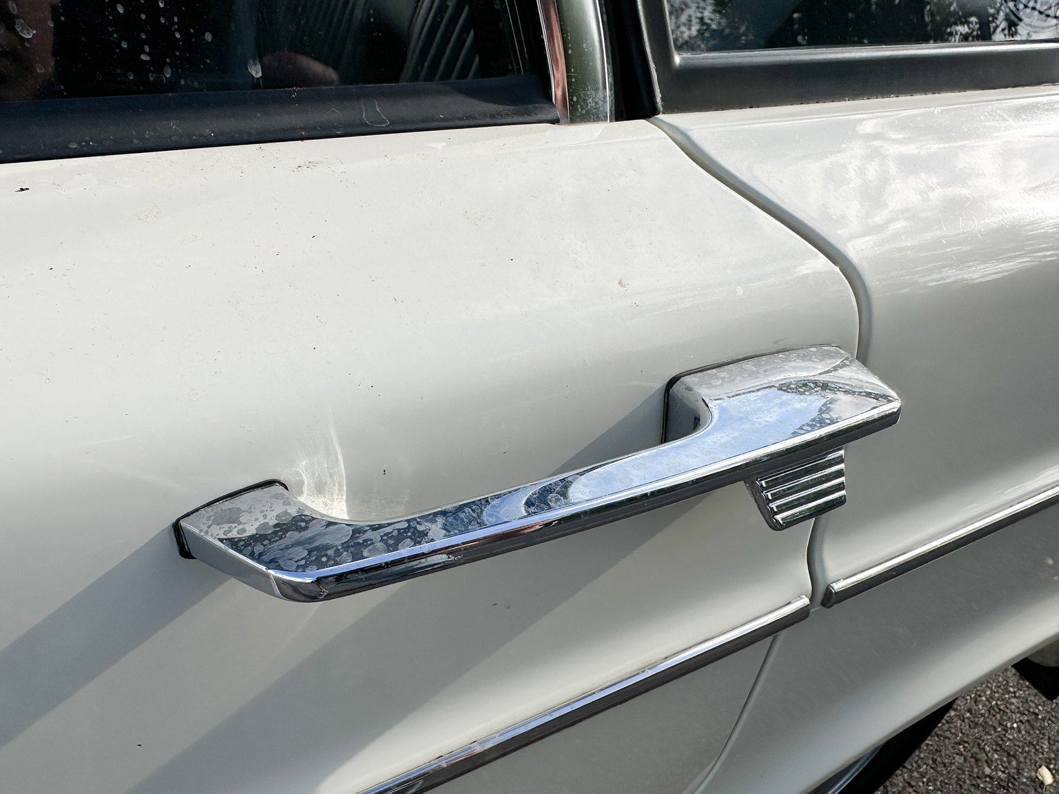 Exterior image of 1967 Volvo 144 1.8 
