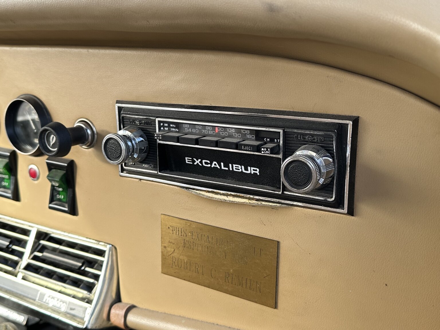 Interior image of 1975 Excalibur Phaeton series III  (7)