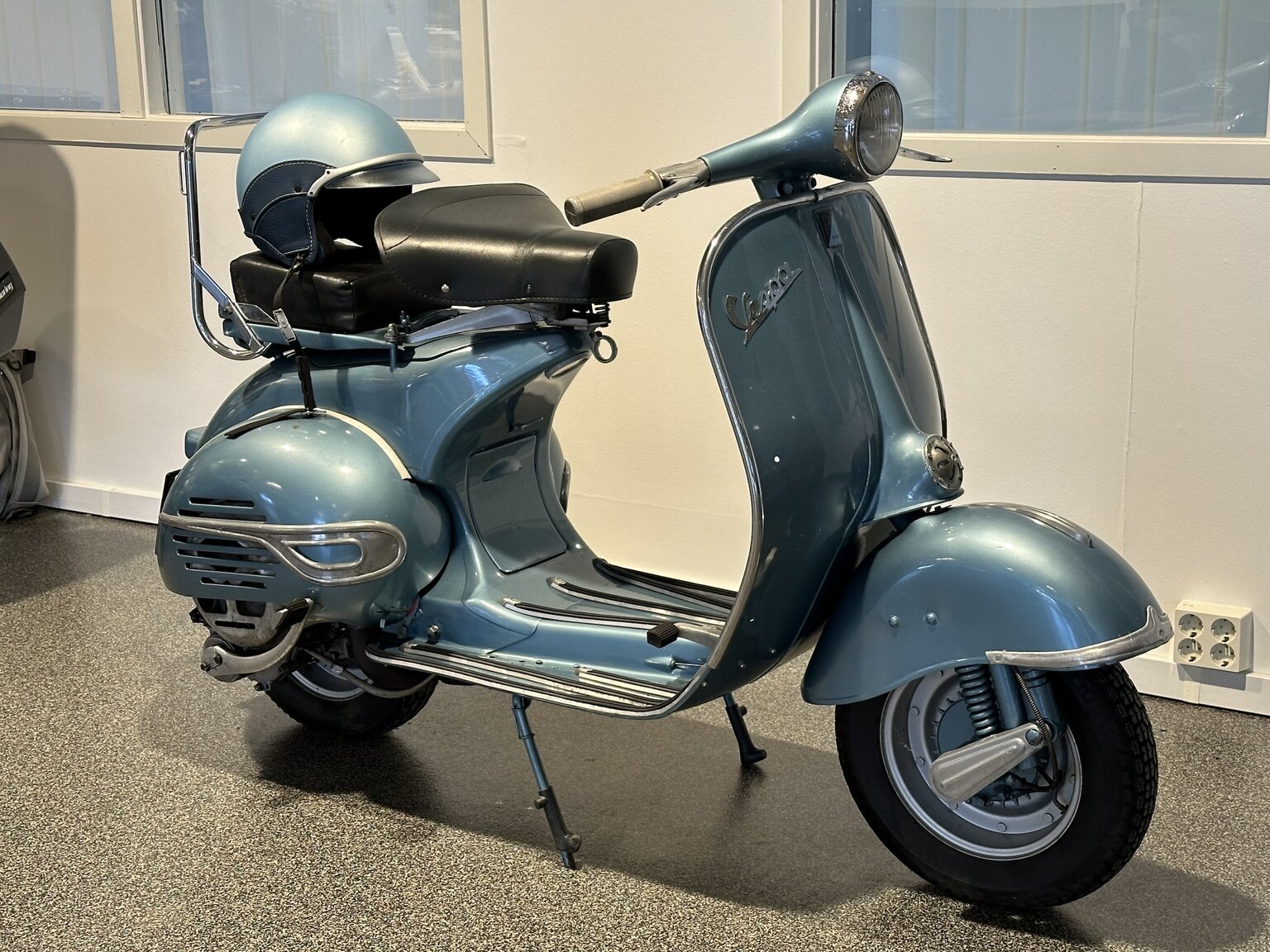 Exteriörbild på 1959 Vespa Piaggio 150cc Widebody
