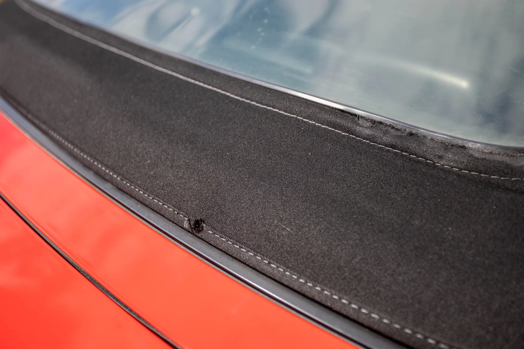 Exterior image of 1994 BMW 325i Convertible (40)