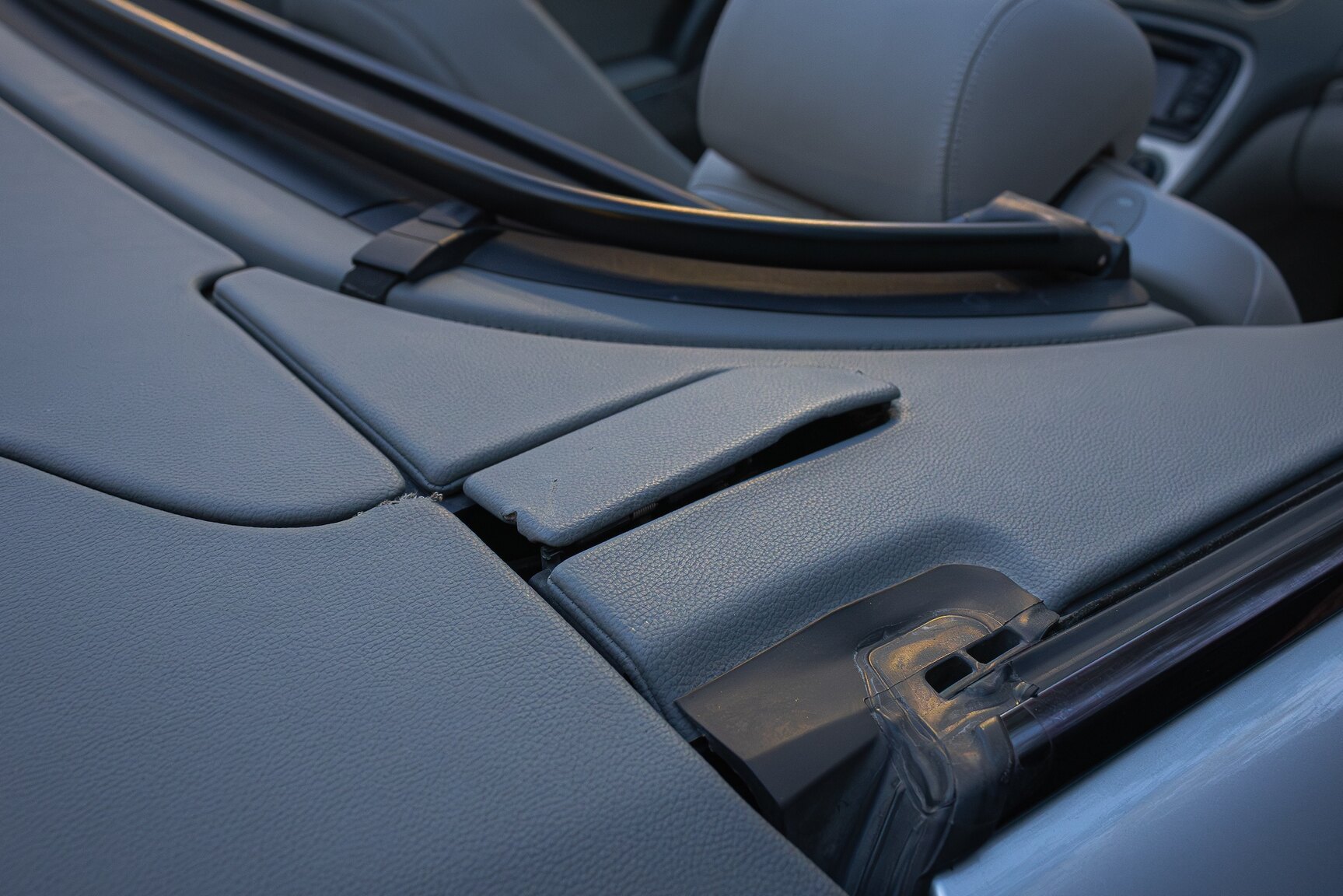 Interior image of 2002 Mercedes-Benz SL 500