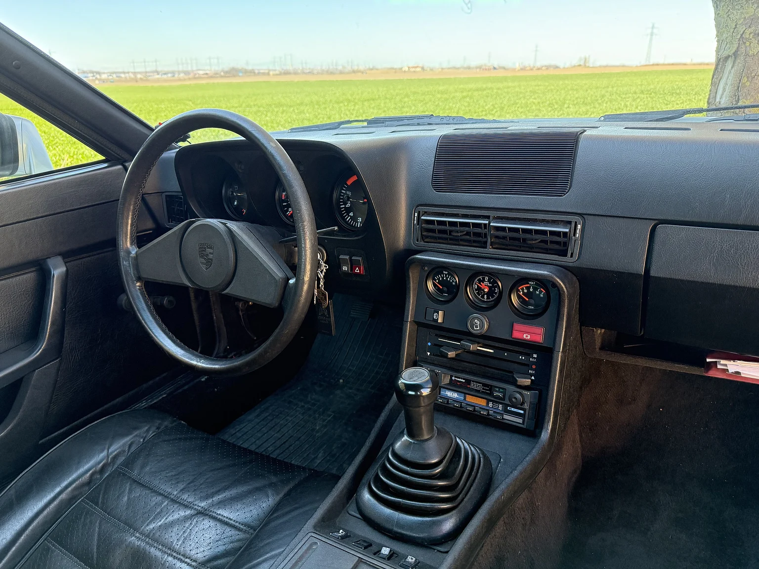 Interior image of 1979 Porsche 924  (35)