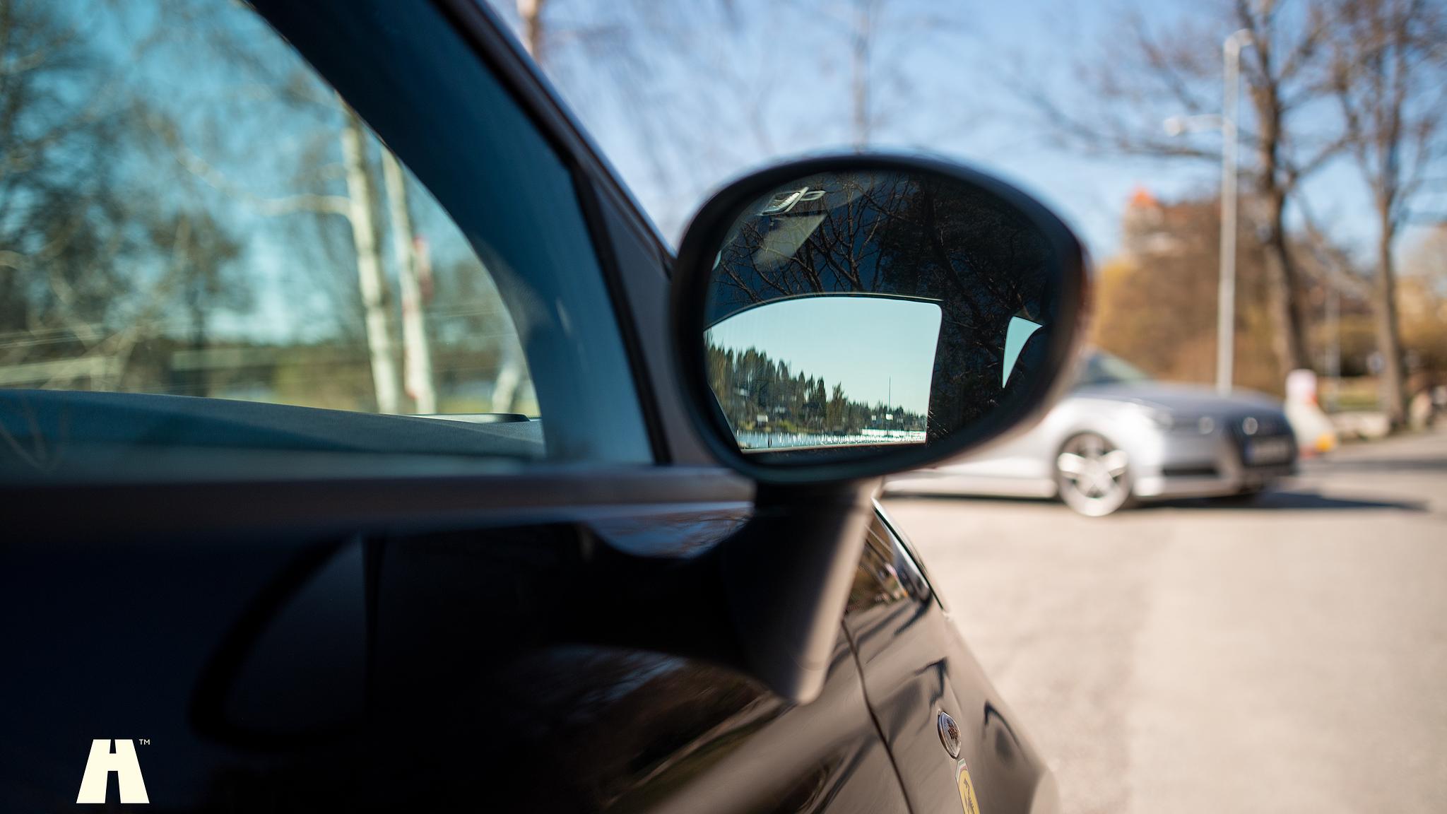 Exteriörbild på 2016 Abarth 595 Competizione (49)