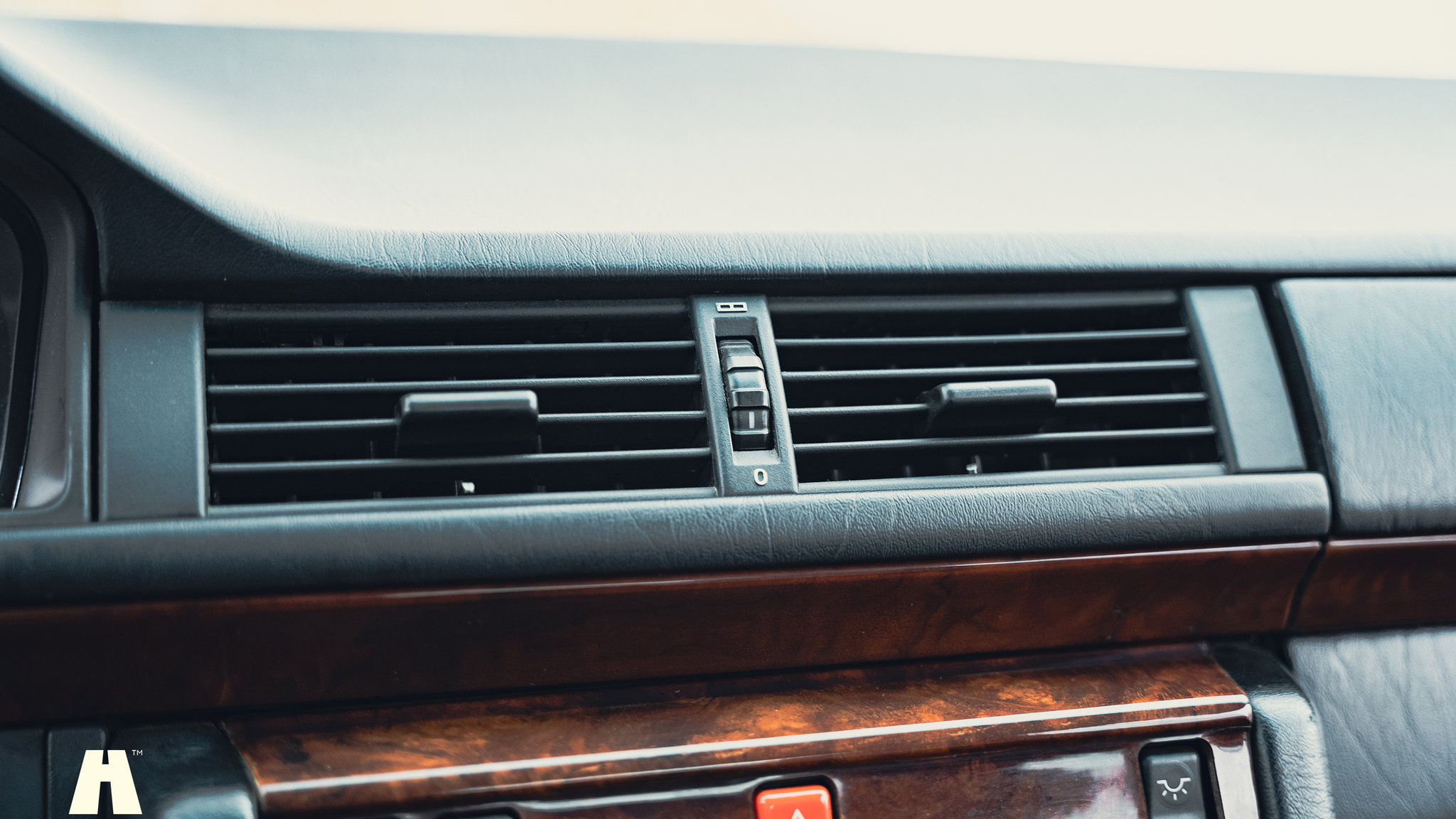 Interiörbild 1990 Mercedes 300 CE-24