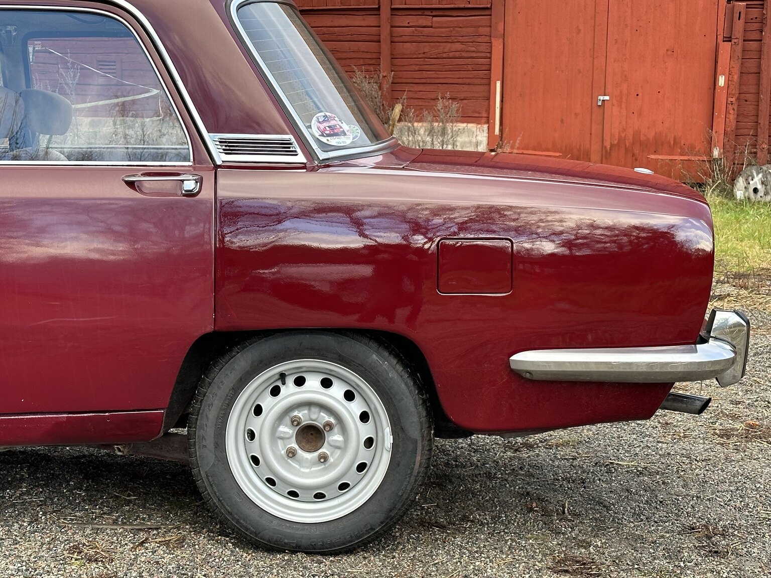 Exteriörbild på 1973 Alfa Romeo Berlina 2000