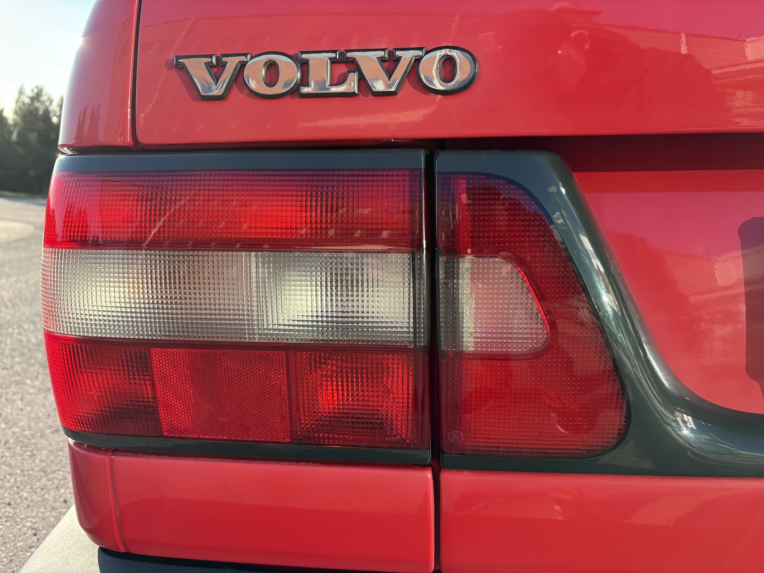 Exterior image of 1996 Volvo 850 R