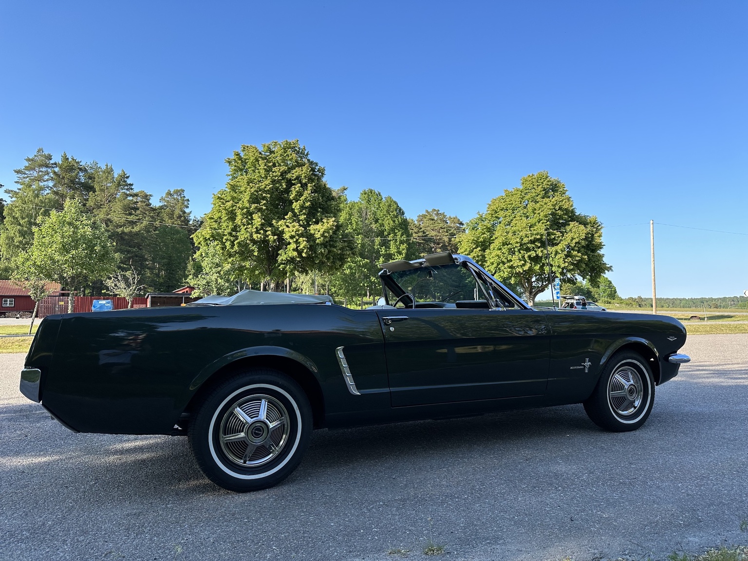 Exteriörbild på 1965 Ford Mustang 289 Cabriolet