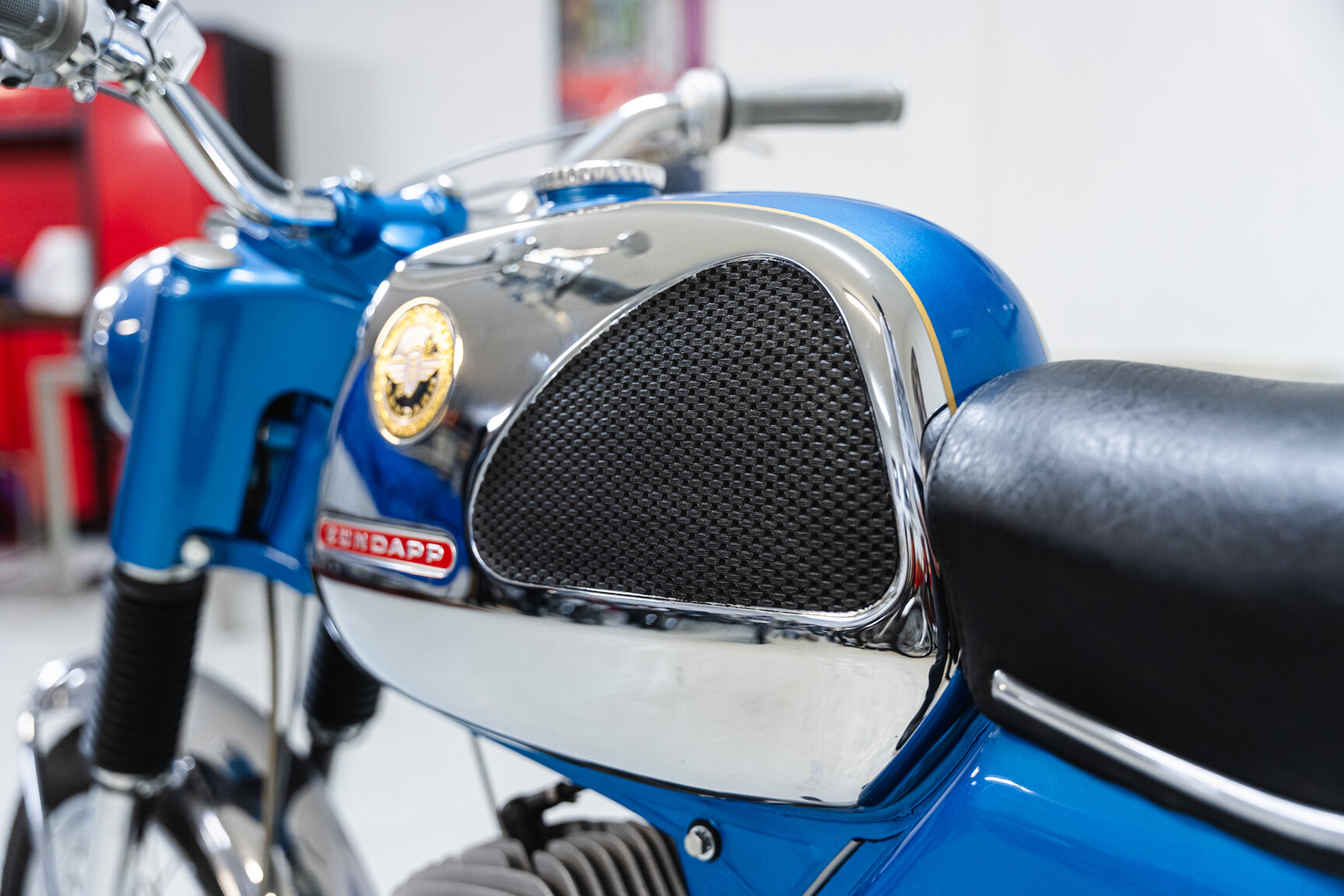 Exteriörbild på 1969 Zundapp KS100