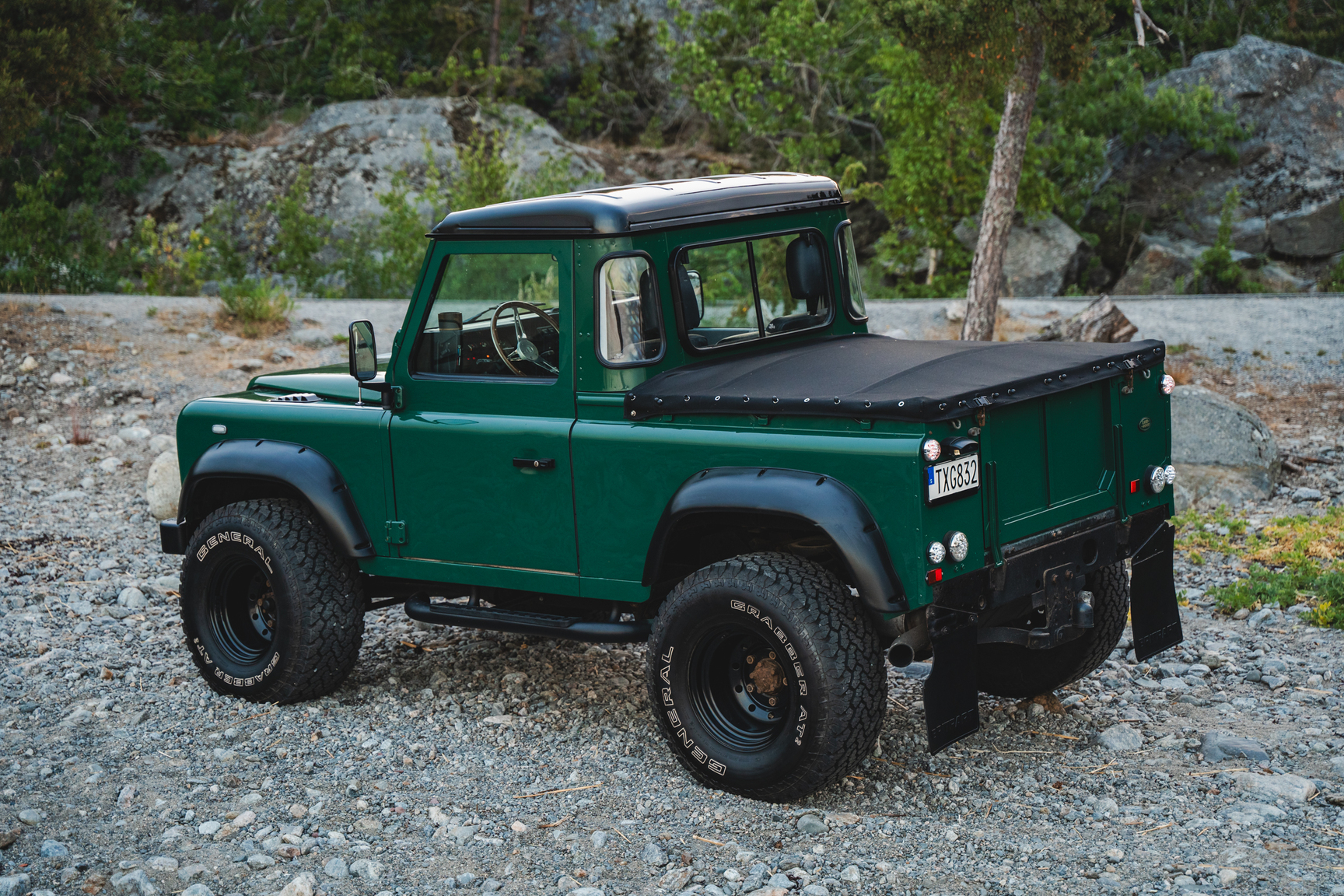 Exteriörbild på 2003 Land Rover Defender TD5 90 Pickup (15)