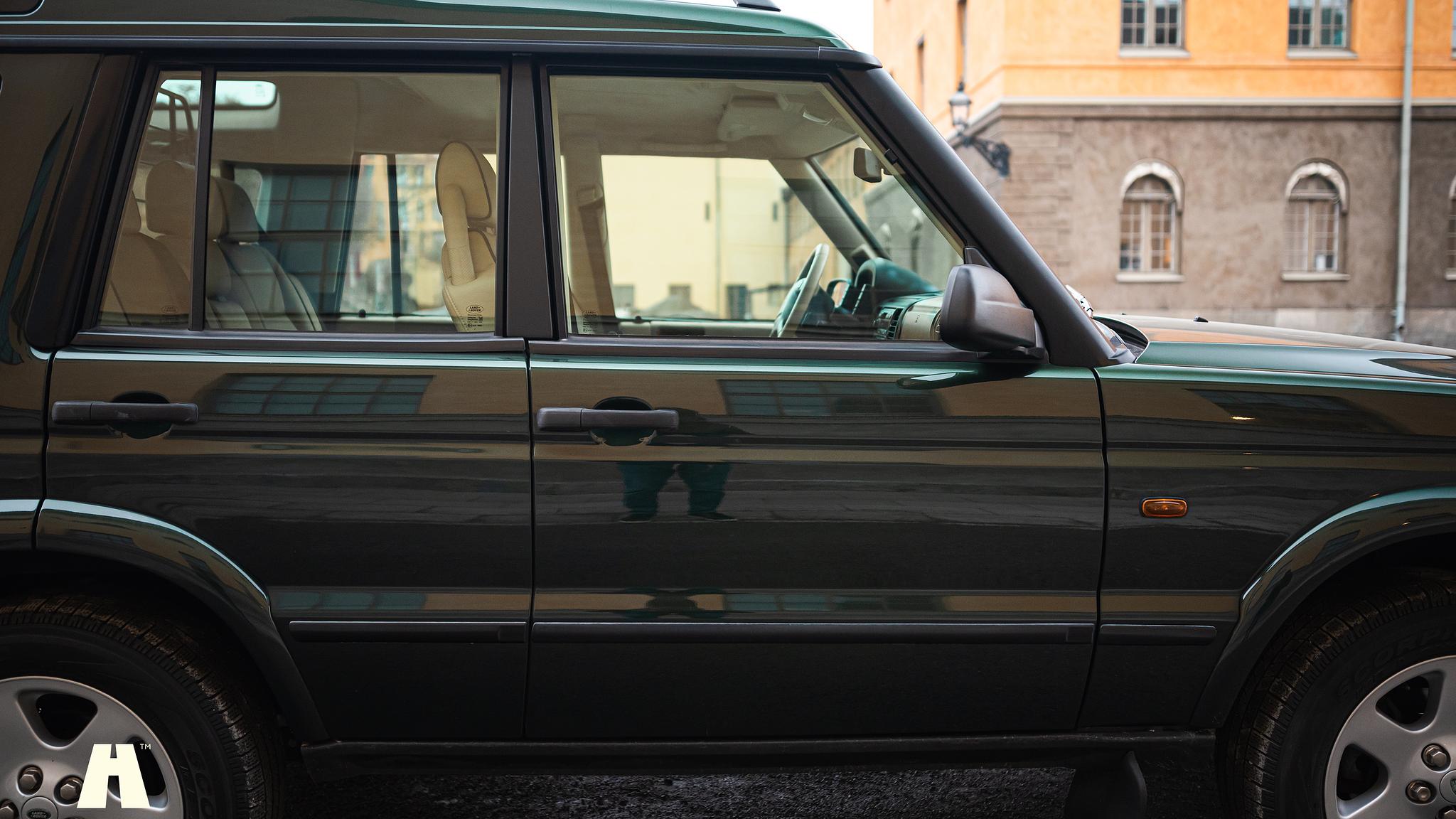 Exterior image of 2003 Land Rover Discovery II, 2003