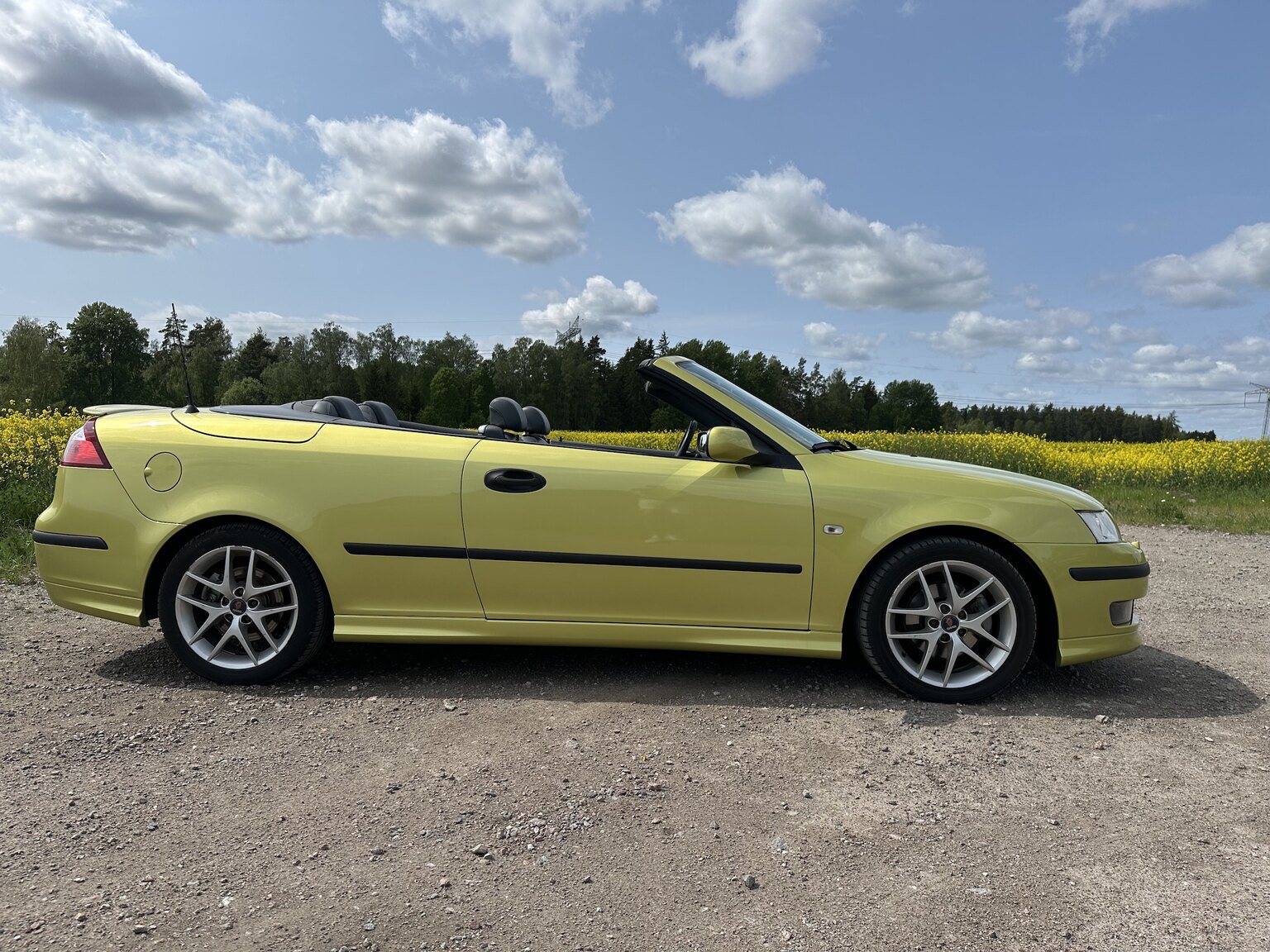 Exterior image of 2004 SAAB 9.3 Aero Convertible 2.0T