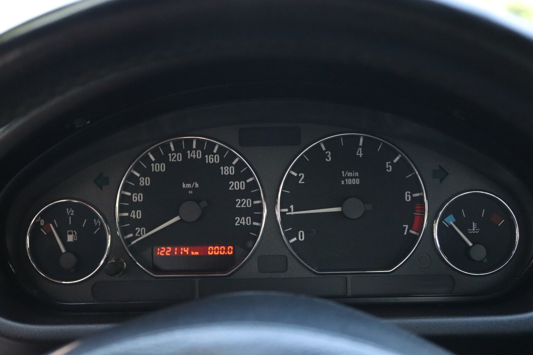 Interior image of 1999 BMW Z3 1.9i