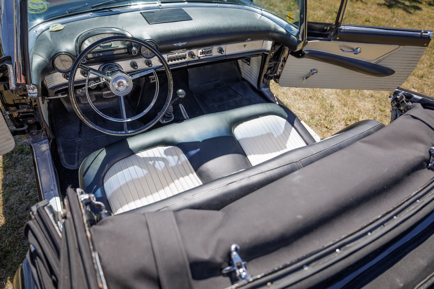 Innenraumfoto von 1956 Ford Thunderbird