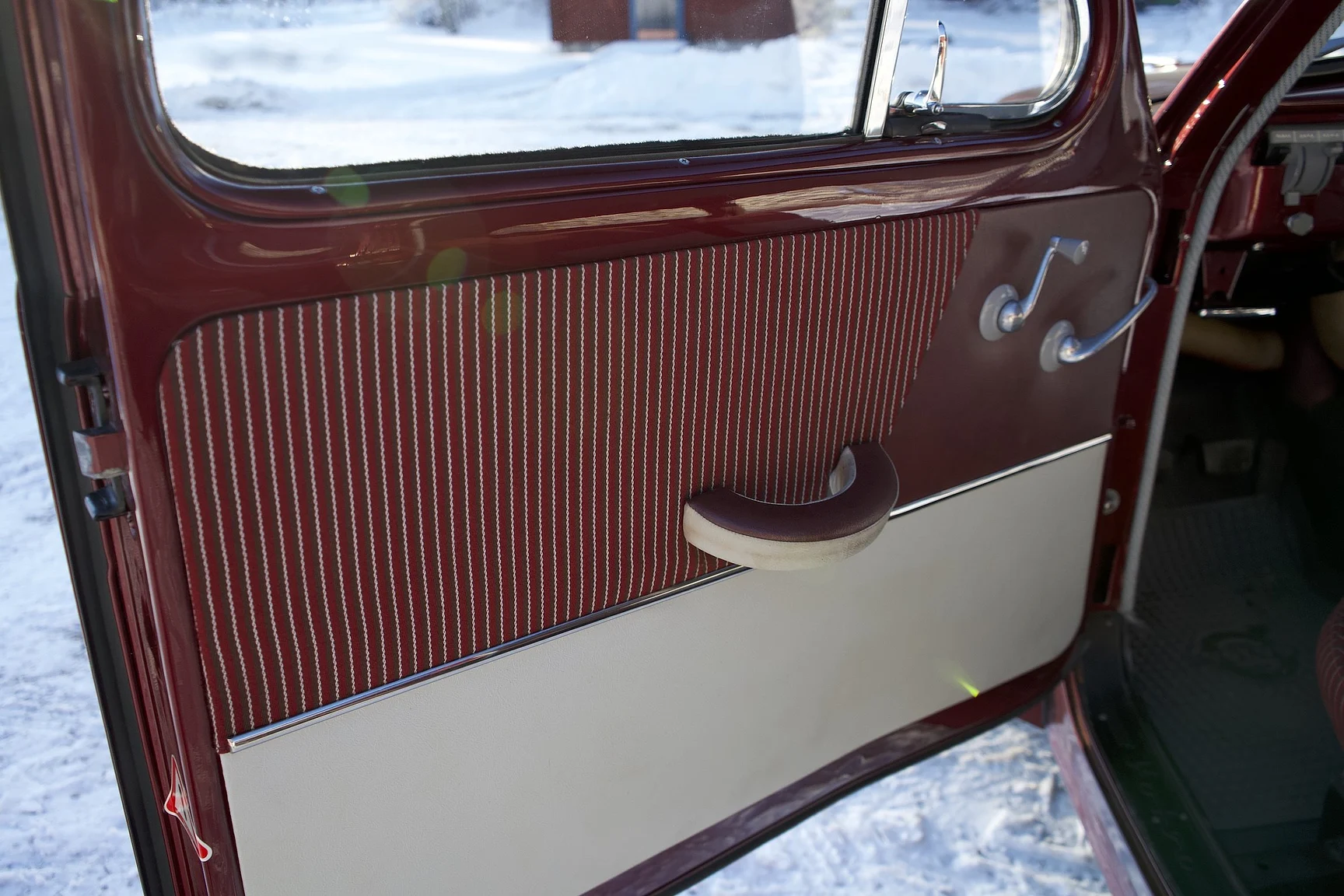 Interior image of 1953 Volvo PV444 DS (4)