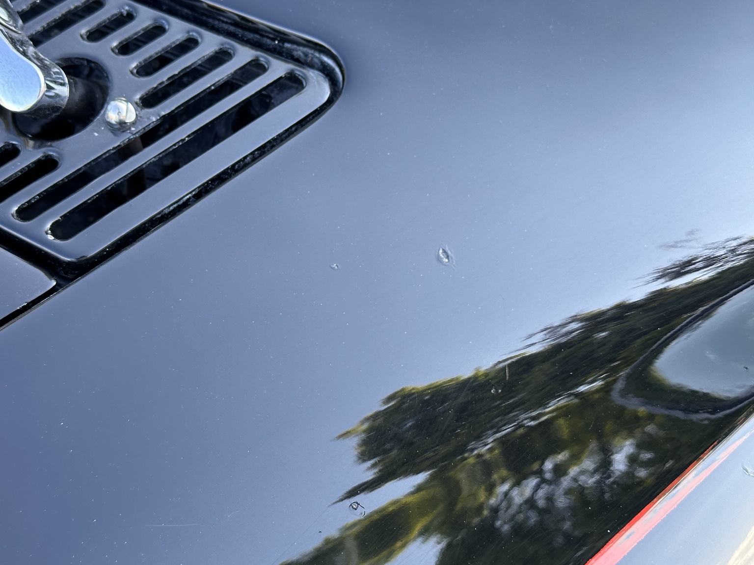 Exterior image of 1964 Corvette C2 Stingray Cabriolet (9)