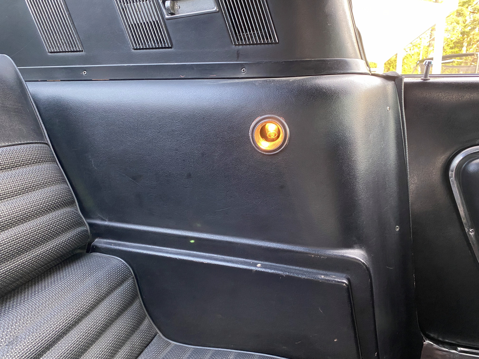 Interior image of 1966 Ford Mustang Fastback GT-clone (40)