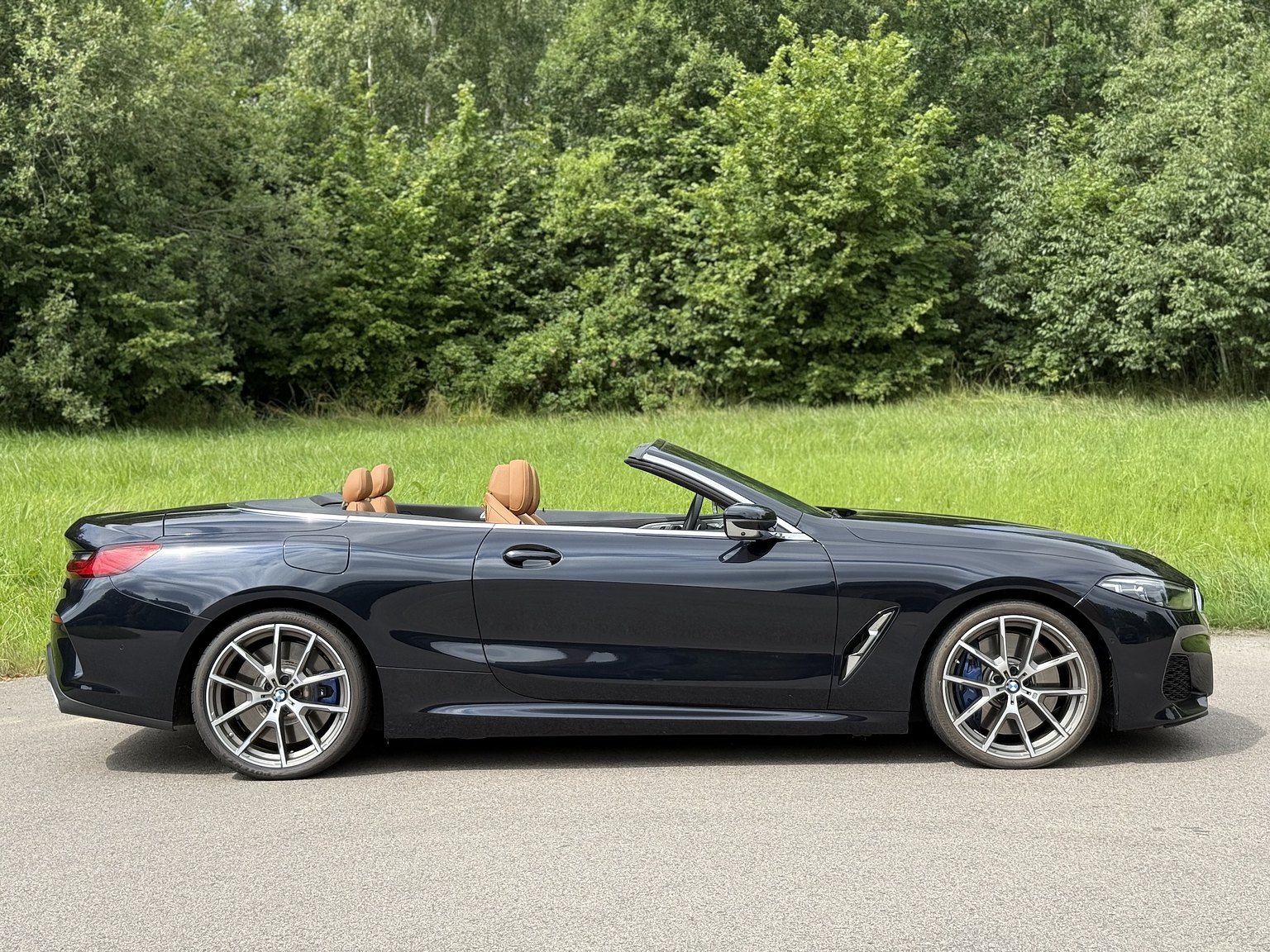 Exterior image of 2019 BMW M850i xDrive Convertible Steptronic