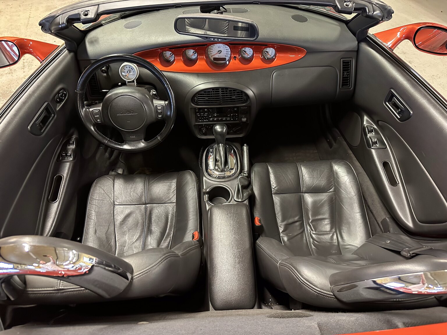 Interiörbild 2001 Plymouth Prowler