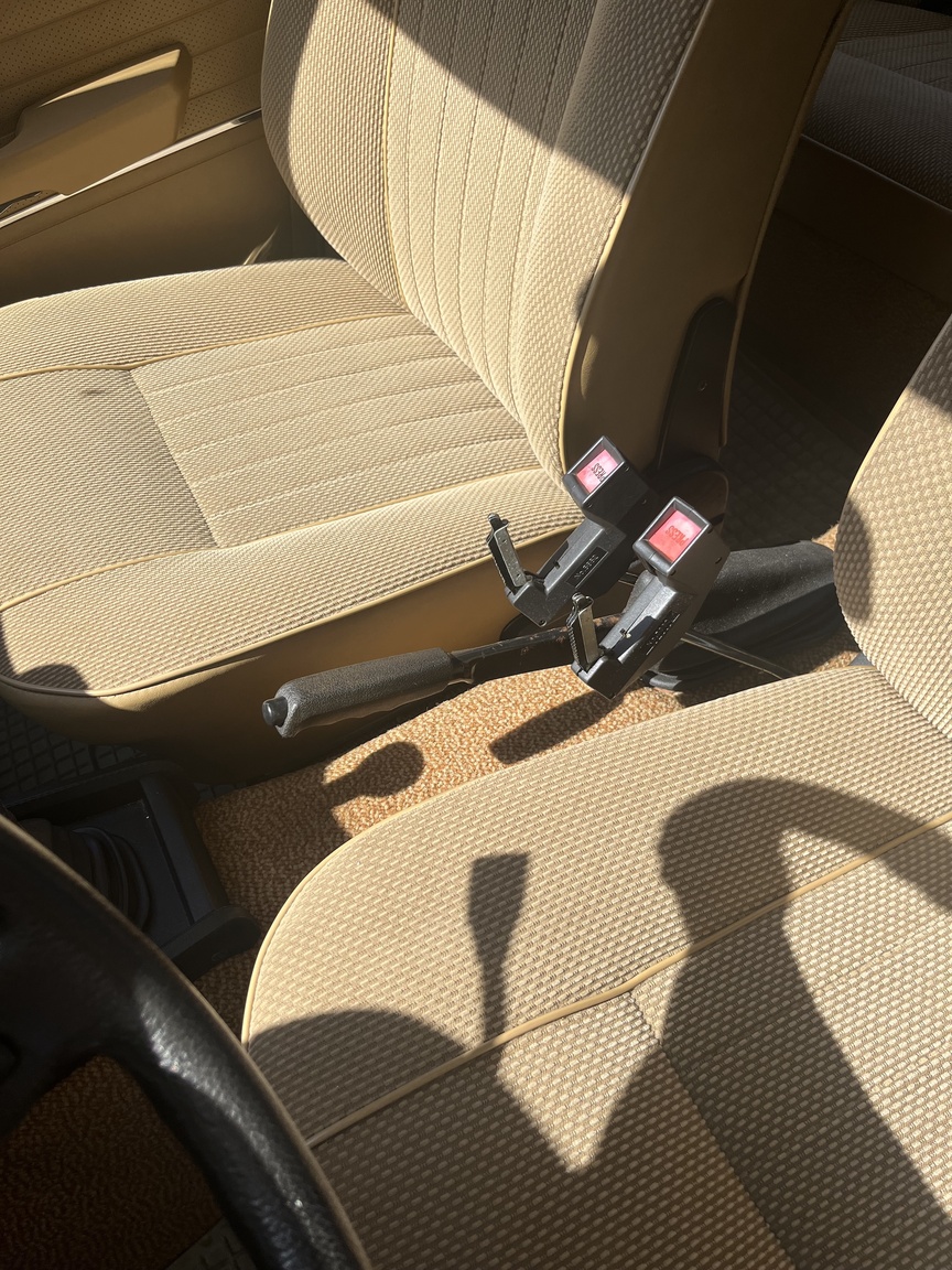 Interior image of 1977 BMW 518 (29)