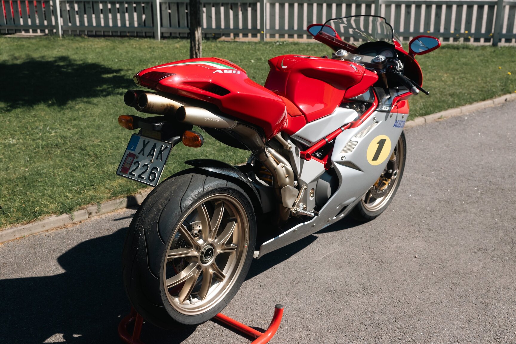 Exteriörbild på 2004 MV Agusta F4 1000 AGO