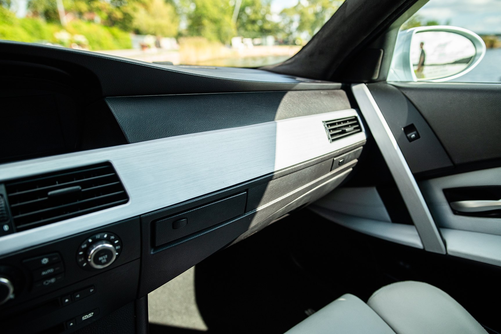 Interior image of 2006 BMW E60 M5