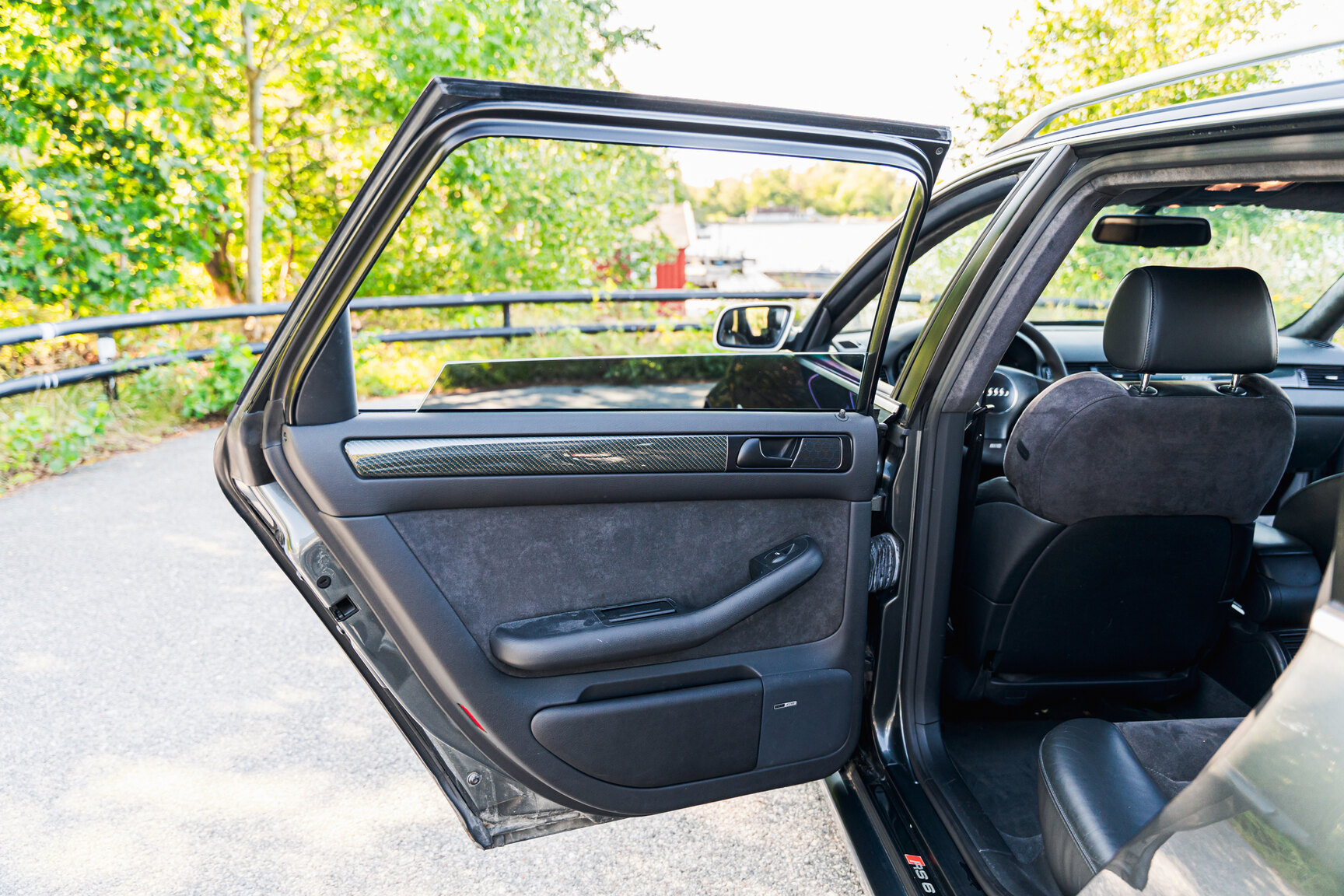 Interior image of 2003  Audi RS6 C5