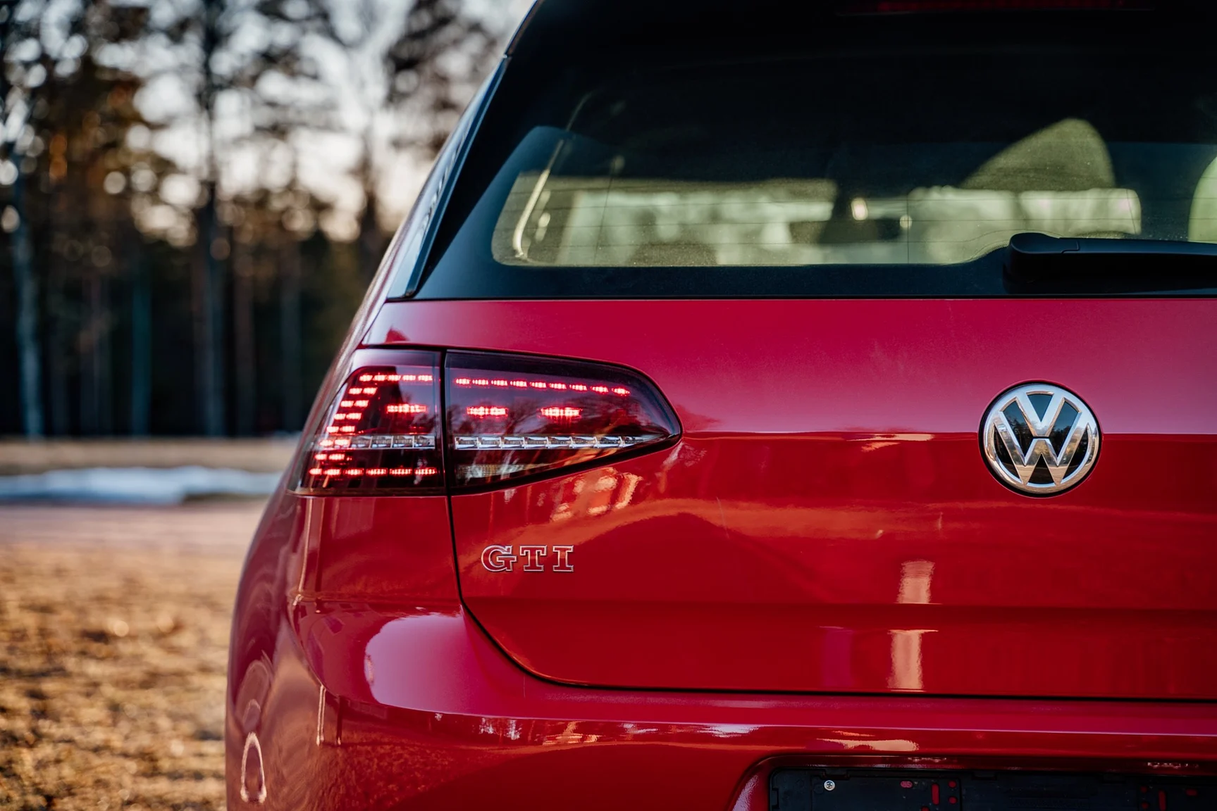 Exterior image of 2016 Volkswagen Golf GTi Clubsport S - no. 291/400 (20)