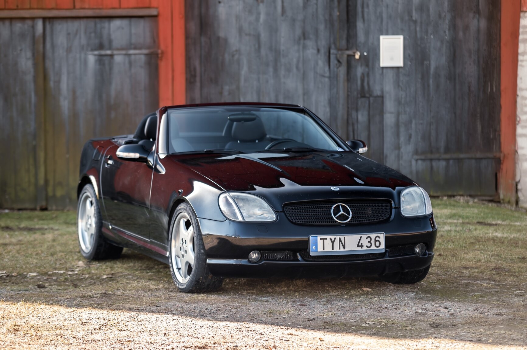 Exterior image of 2001 Mercedes-Benz SLK 320