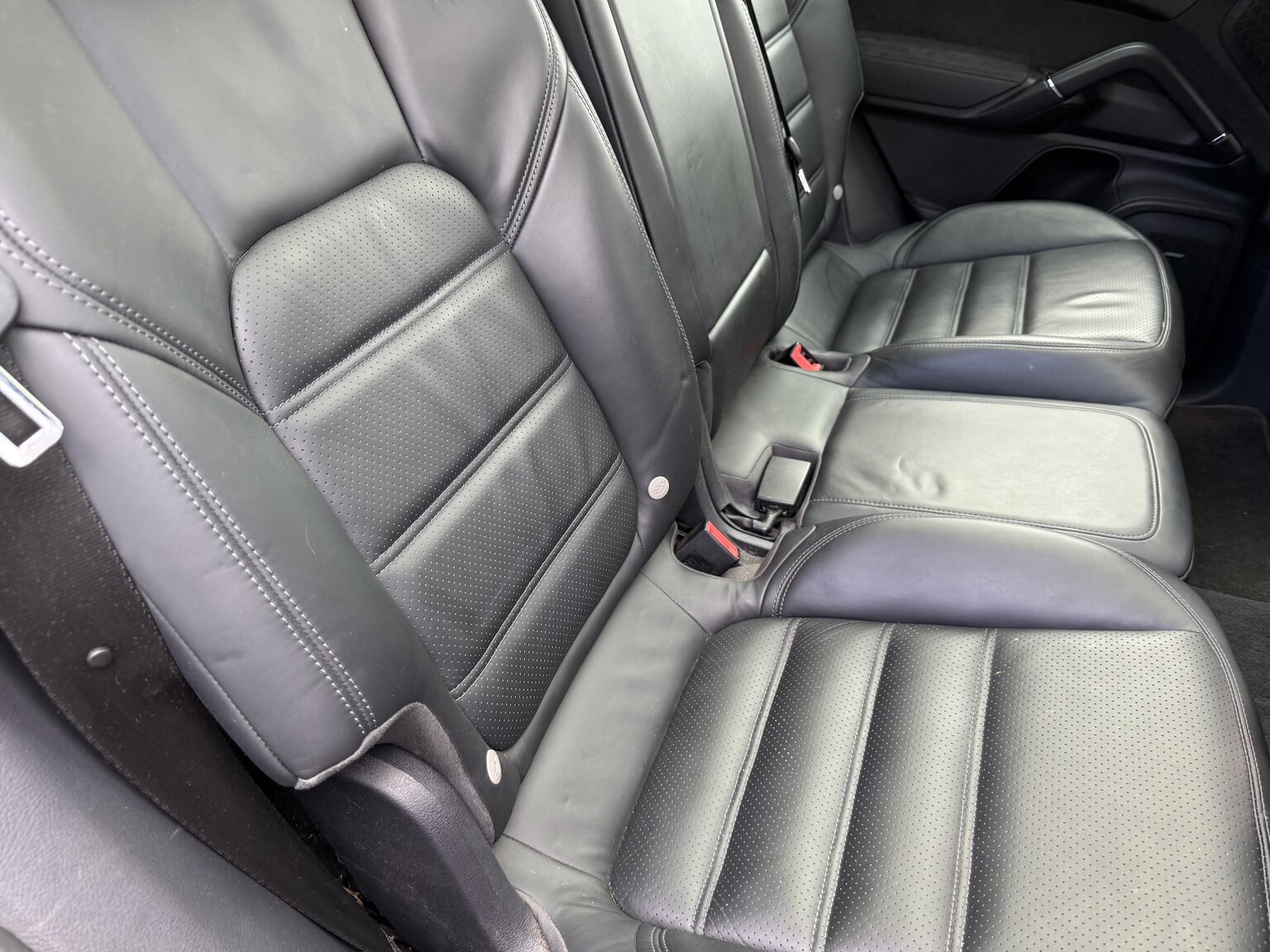 Interior image of 2013 Porsche Cayenne GTS