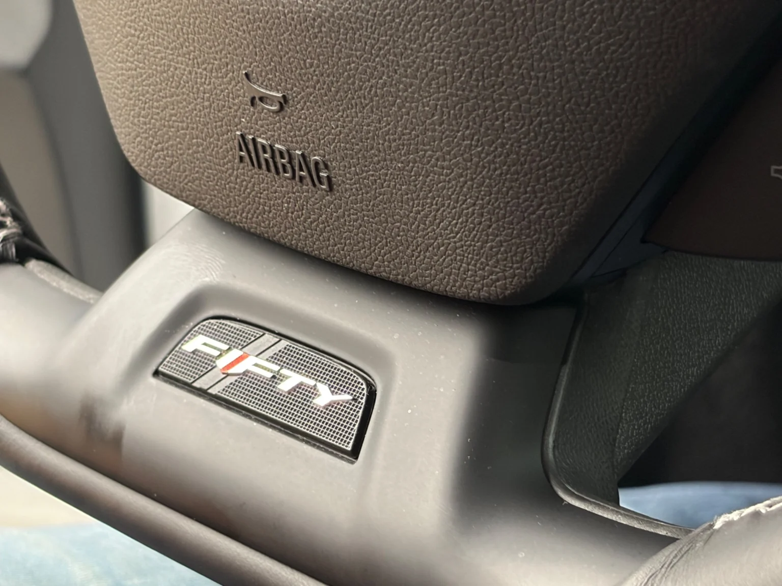 Interiörbild 2017 Chevrolet Camaro SS (32)