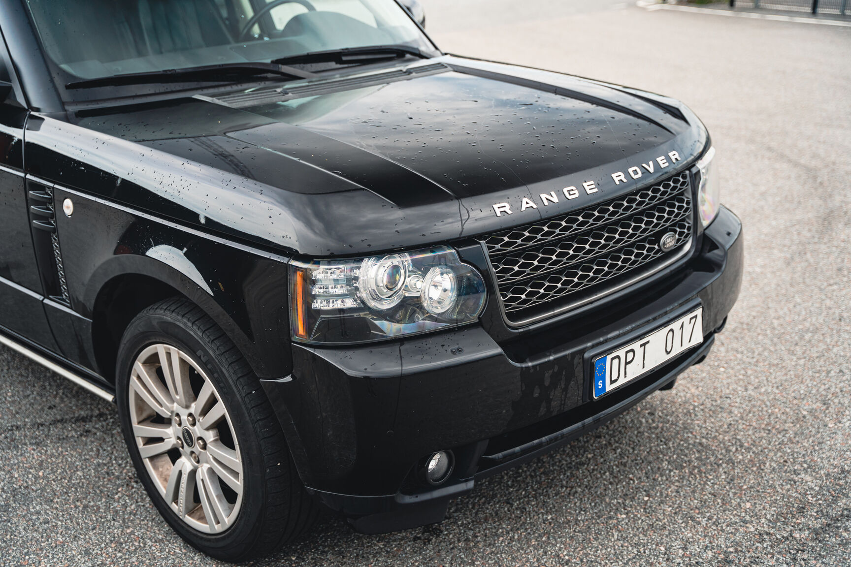 Exteriörbild på 2012 Range Rover TDV8 Vouge