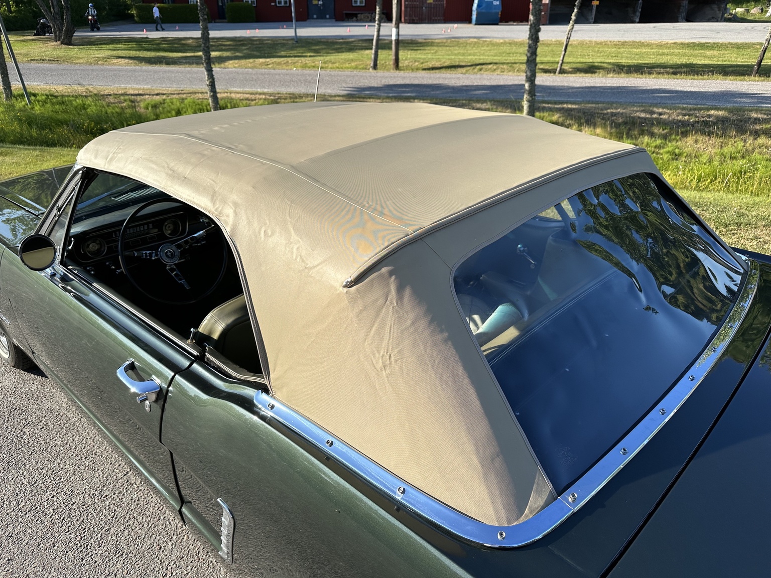 Exteriörbild på 1965 Ford Mustang 289 Cabriolet