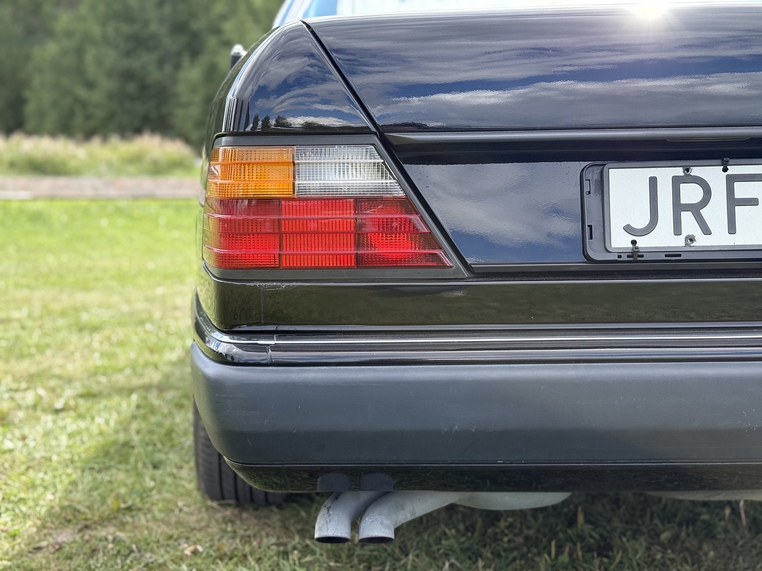 Exterior image of 1990 Mercedes-Benz 300CE-24