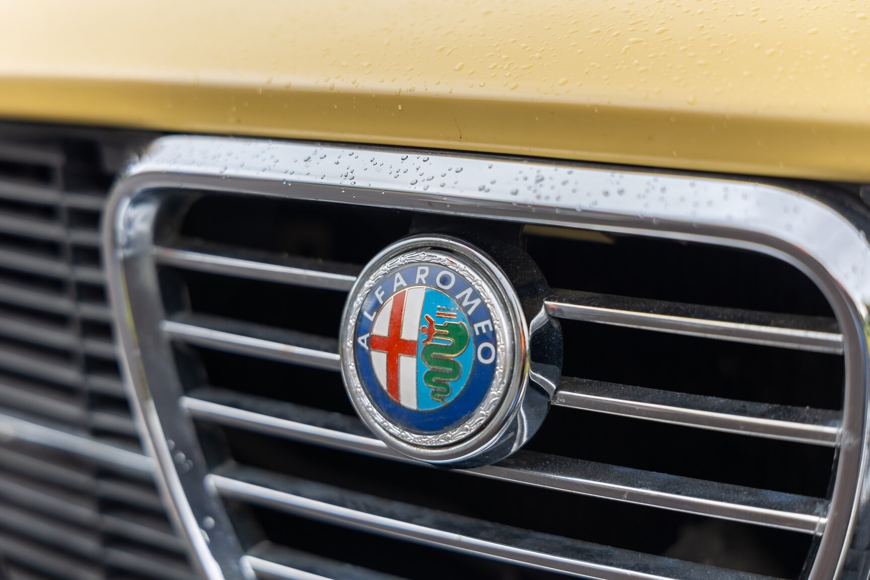 Exterior image of 1974 Alfa Romeo Berlina 2000