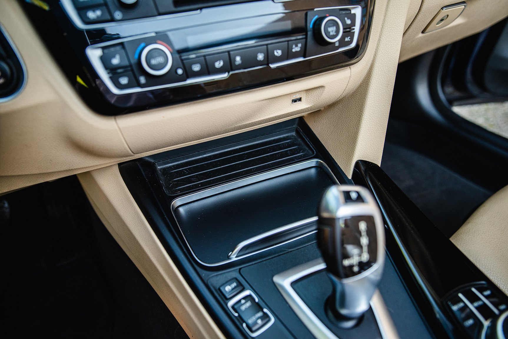Interior image of 2018 BMW 430i xDrive Convertible