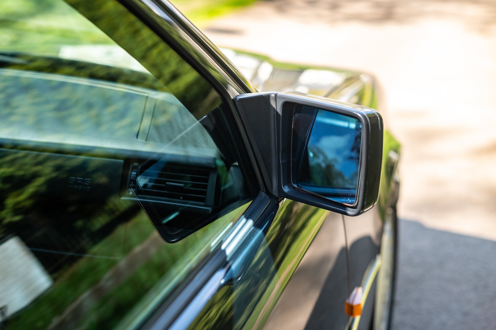 Exterior image of 1993 Mercedes-Benz 400 E