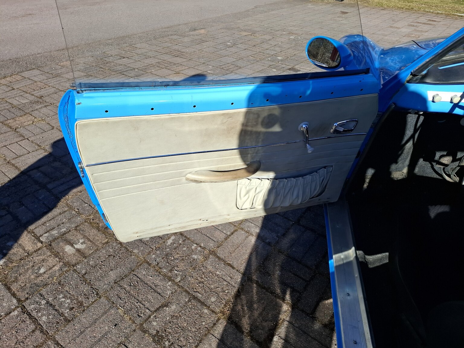 Interiörbild 1966 Volkswagen 1300 Karmann-Ghia