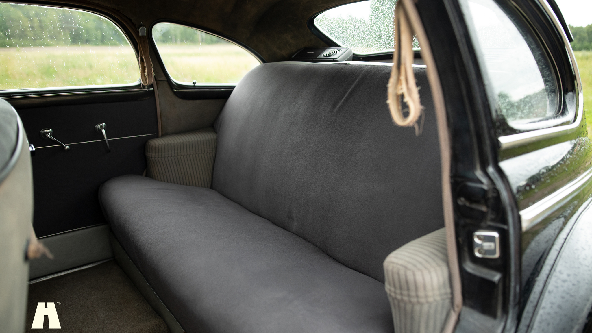 Interior image of 1949 Buick Super Eight (64)